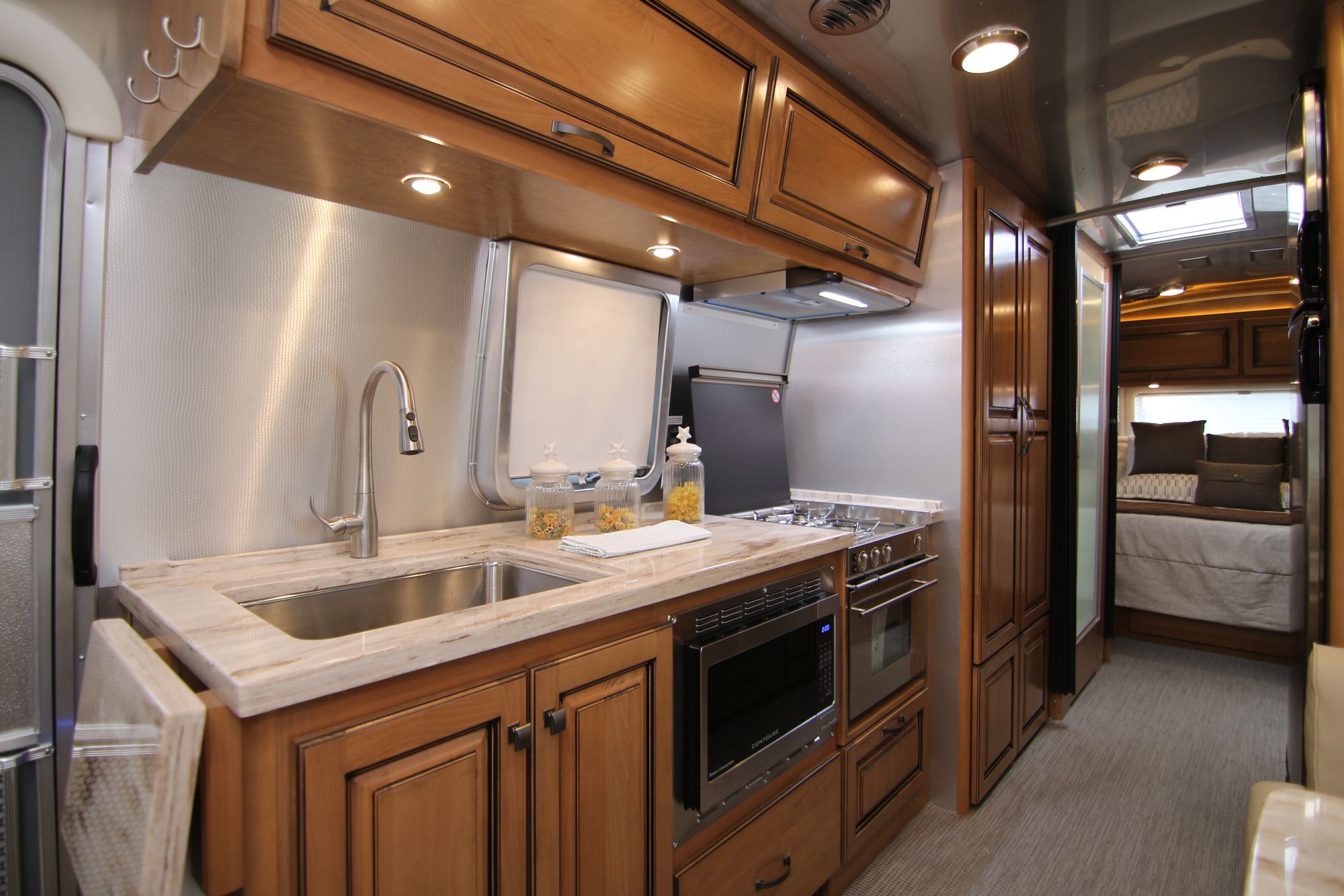 2019 Airstream Classic 30RB 12064