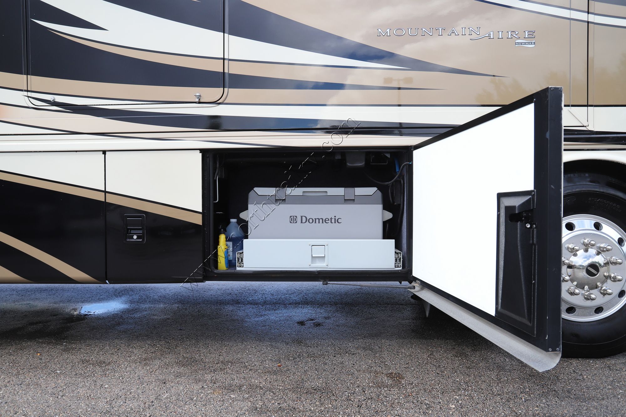 Used 2013 Newmar Mountain Aire 4344 Class A  For Sale