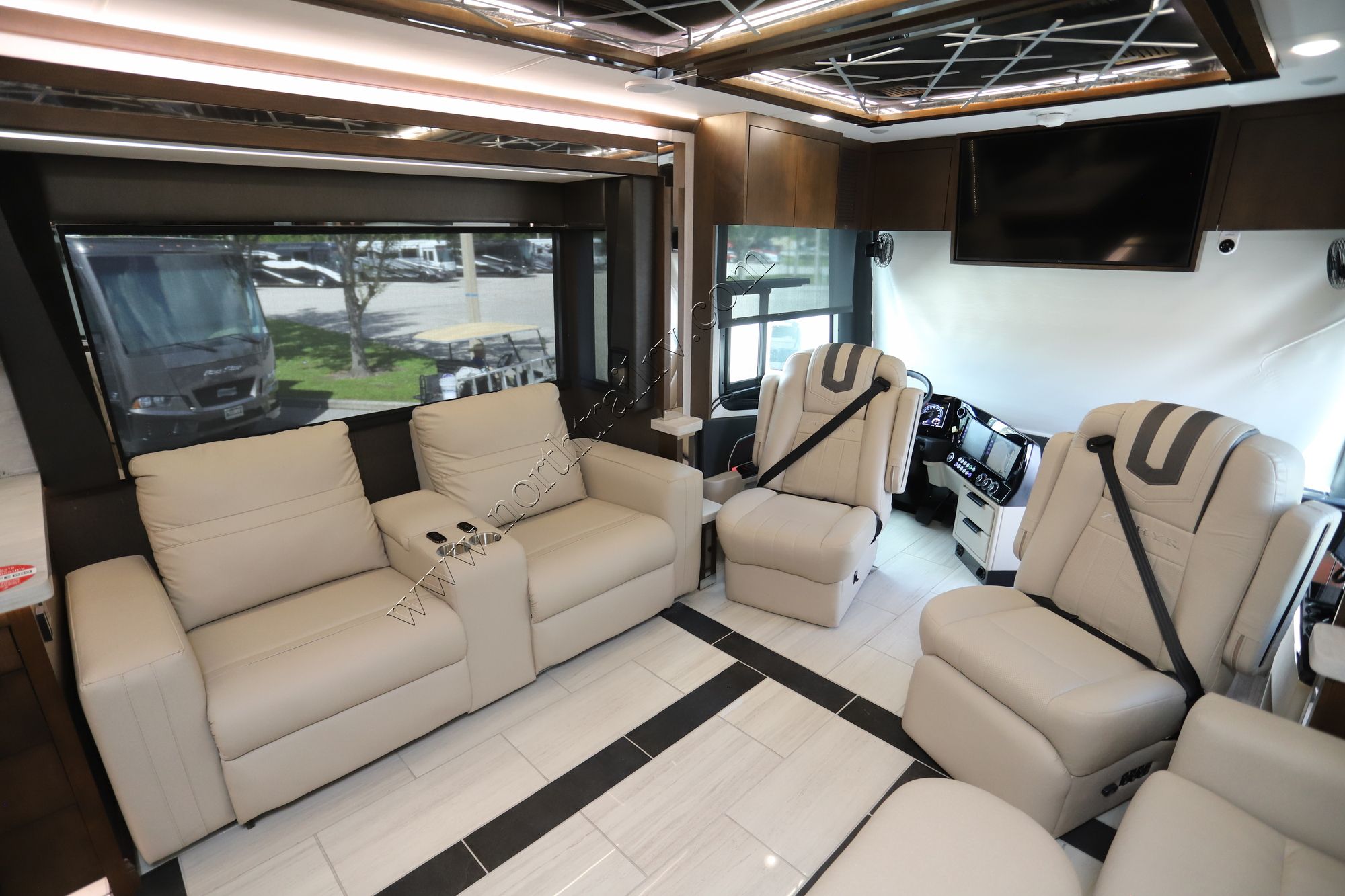 New 2026 Tiffin Motor Homes Zephyr 45PZ Class A  For Sale