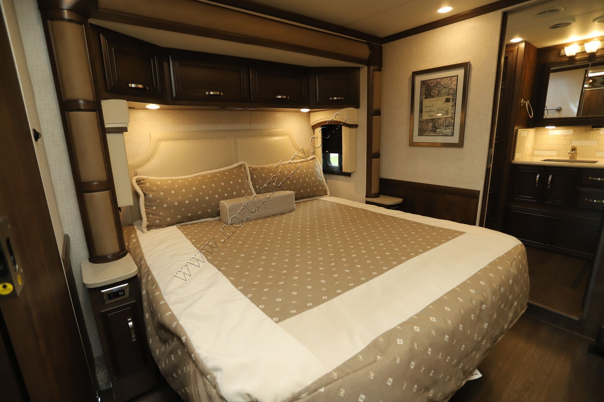 Used 2024 Newmar Kountry Star 4070 Class A  For Sale