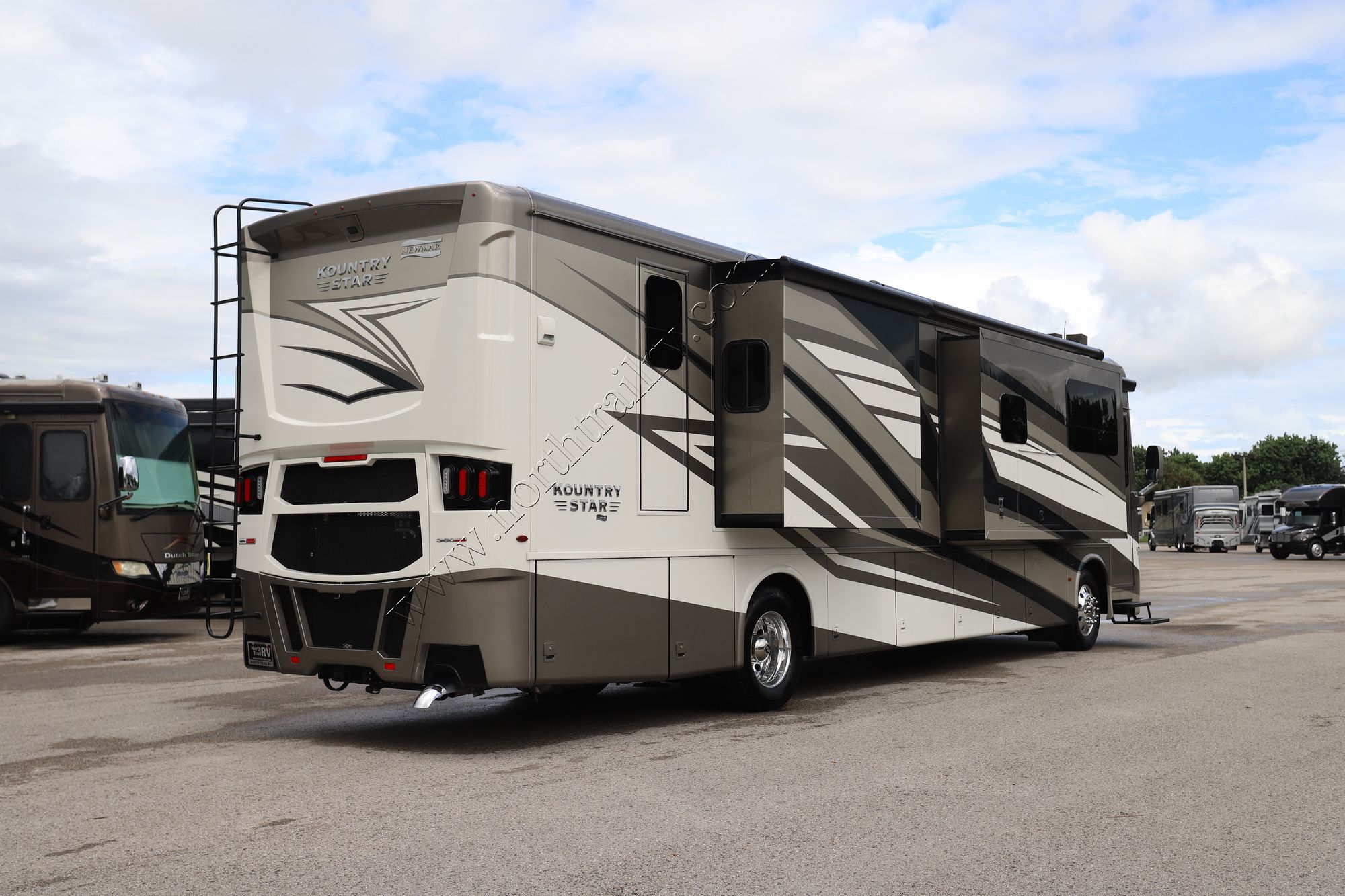 Used 2024 Newmar Kountry Star 4070 Class A  For Sale