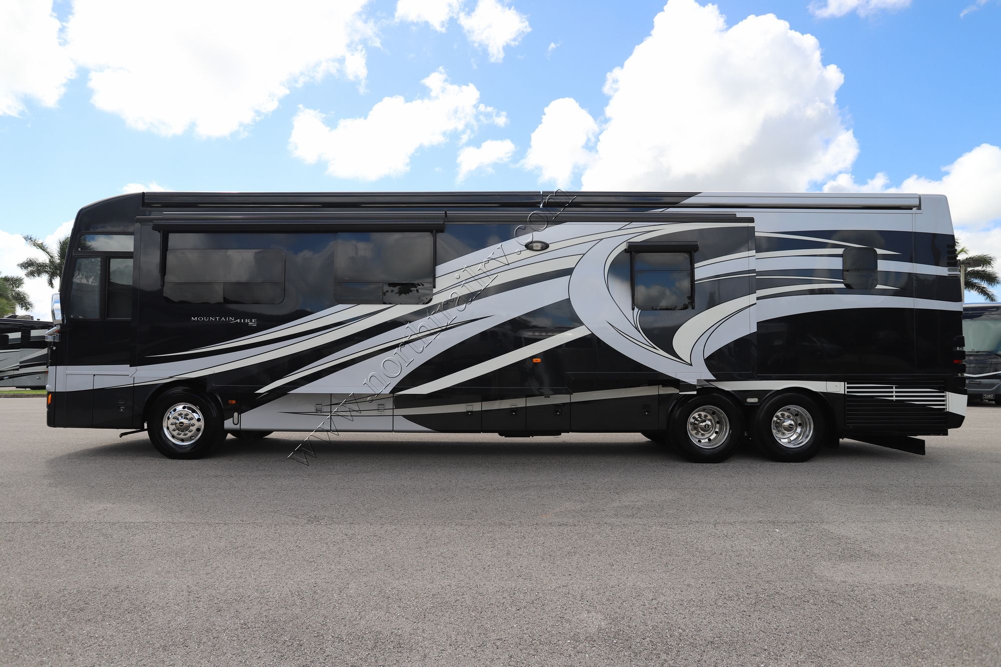 Used 2014 Newmar Mountain Aire 4369 Class A  For Sale