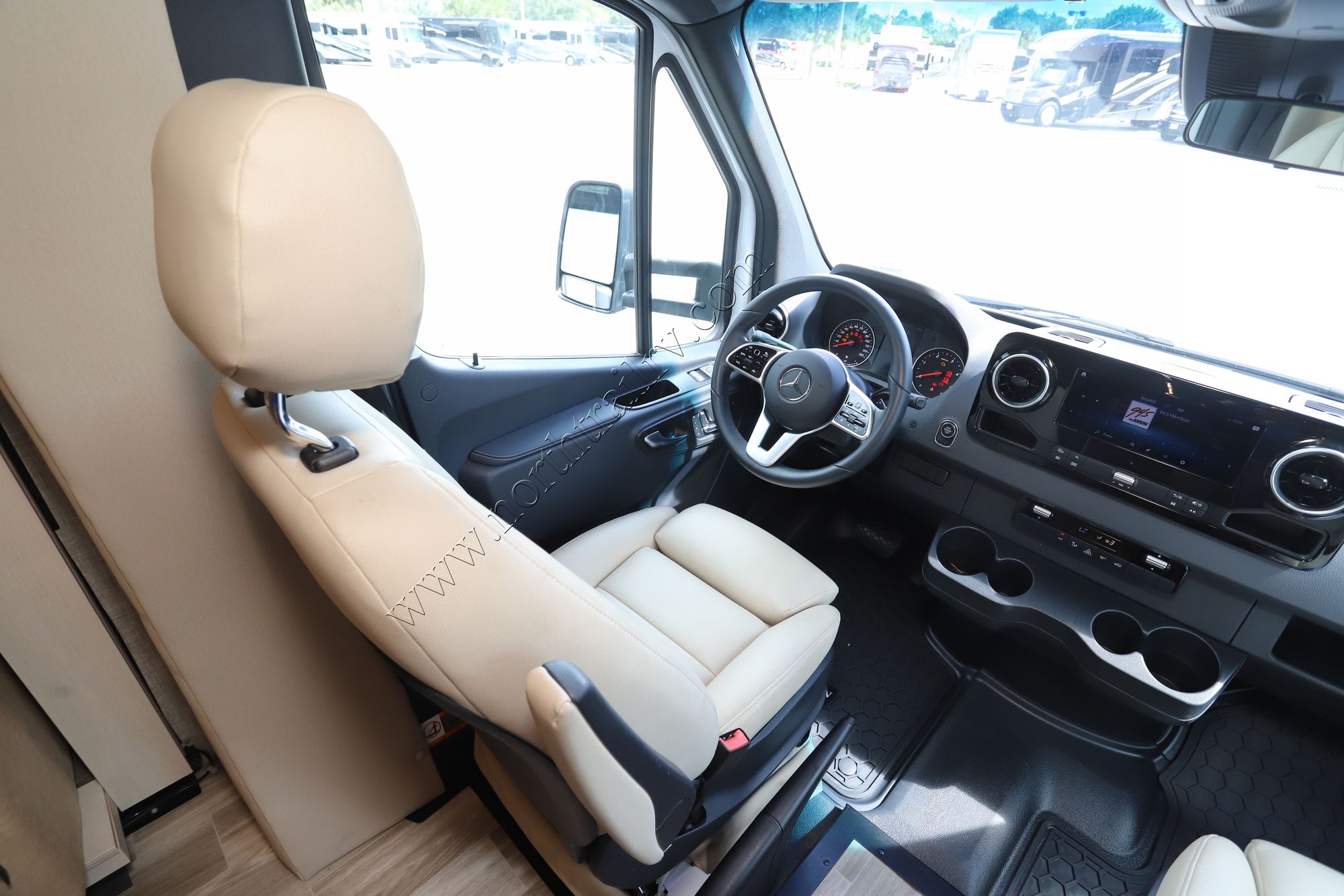 Used 2025 Tiffin Motor Homes Wayfarer 25XRW Class C  For Sale