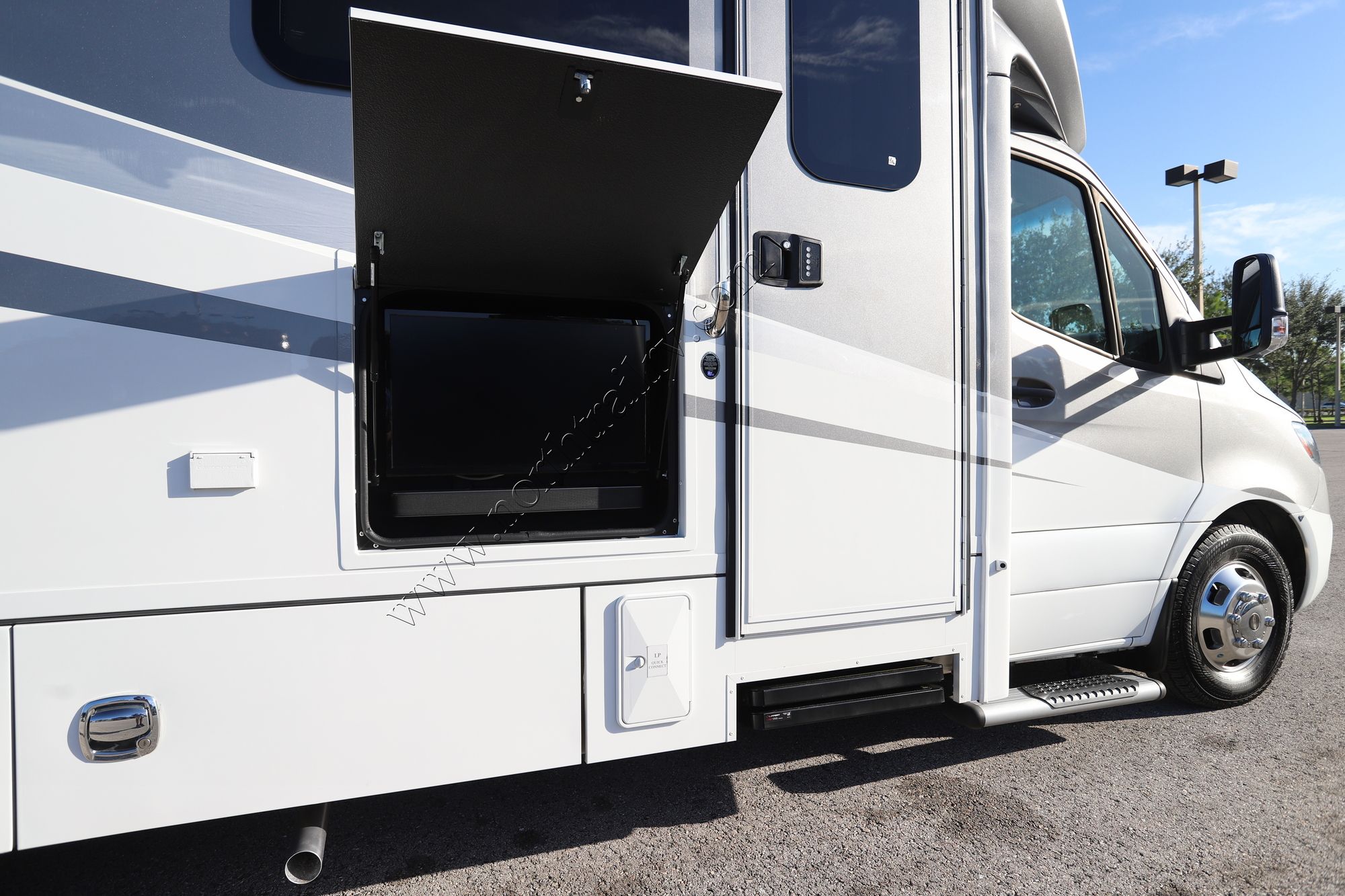 Used 2023 Renegade Rv Vienna 25 VTBN Class C  For Sale