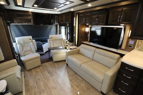 2017 Newmar Mountain Aire 4553