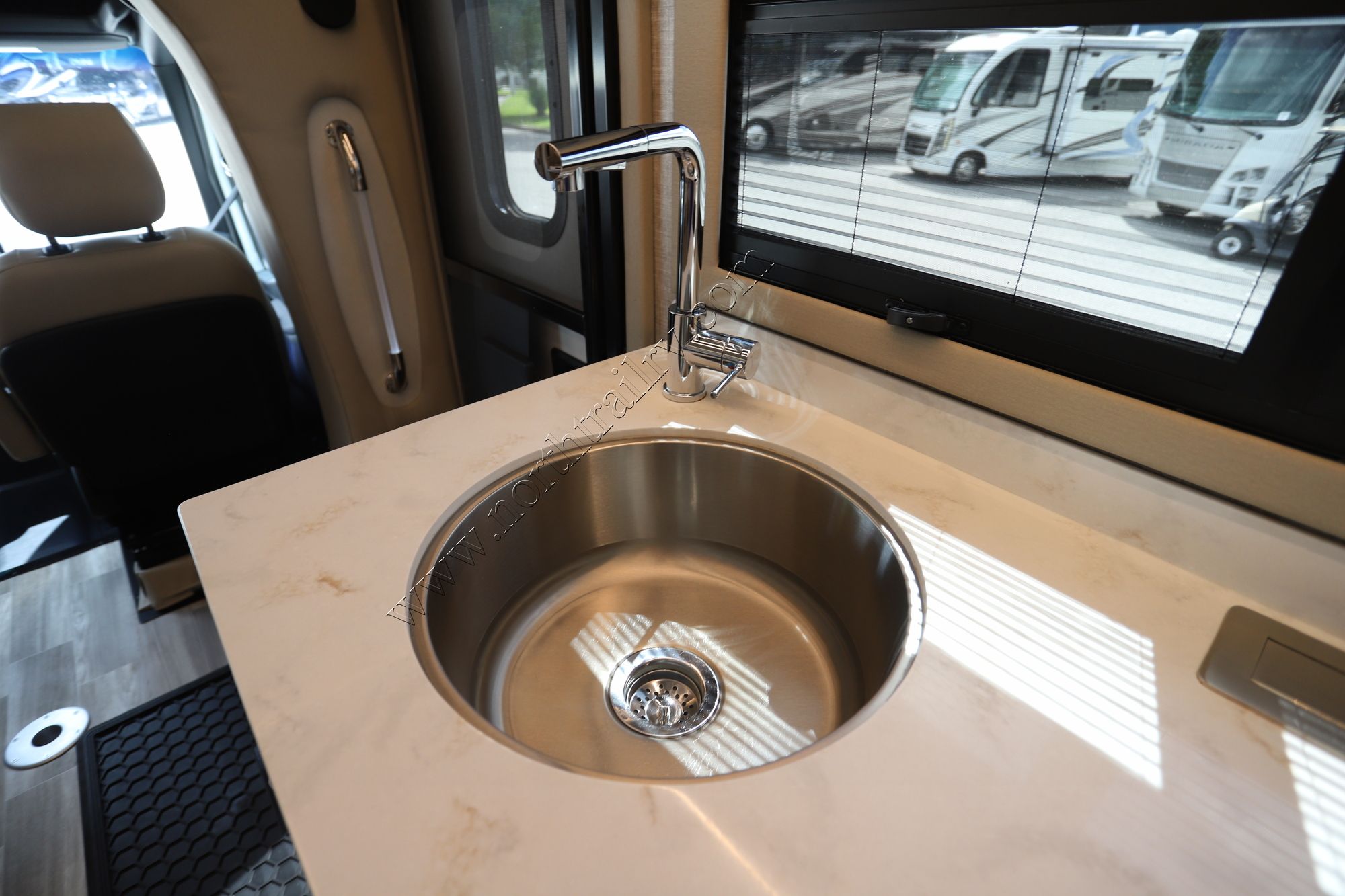 Used 2025 Tiffin Motor Homes Wayfarer 25XRW Class C  For Sale