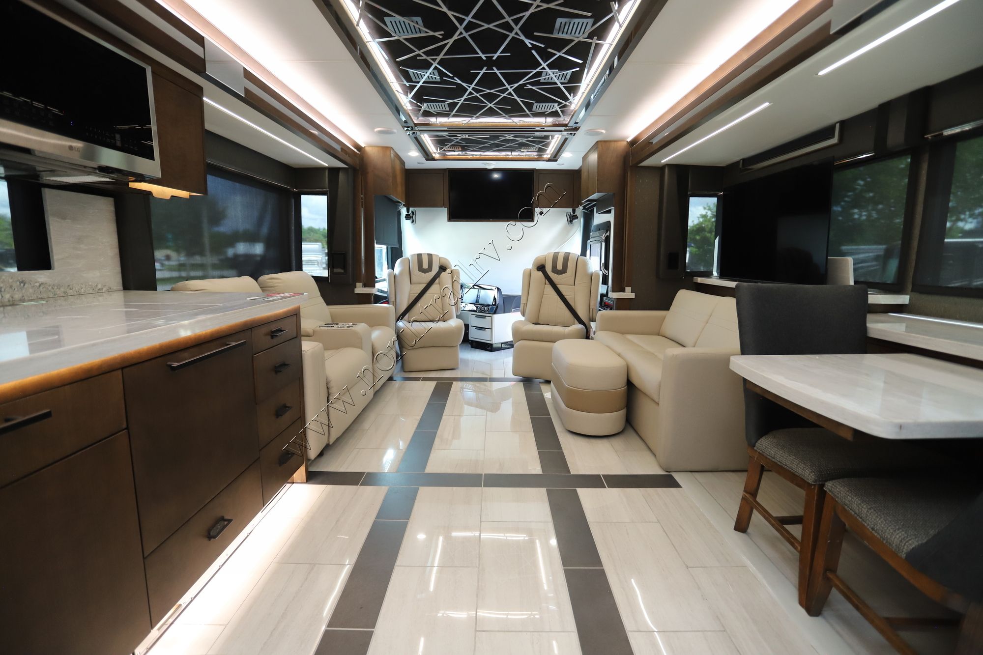 New 2026 Tiffin Motor Homes Zephyr 45PZ Class A  For Sale