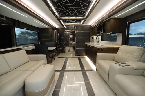 2026 Tiffin Motor Homes Zephyr 45PZ