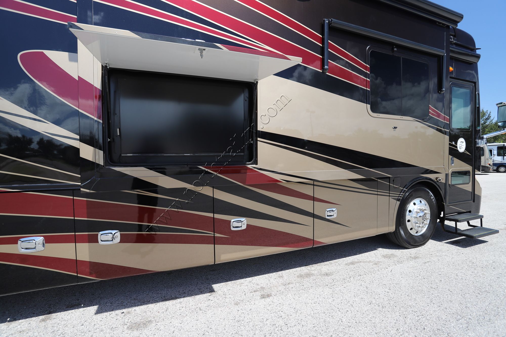 Used 2014 Tiffin Motor Homes Allegro Bus 40QBP Class A  For Sale