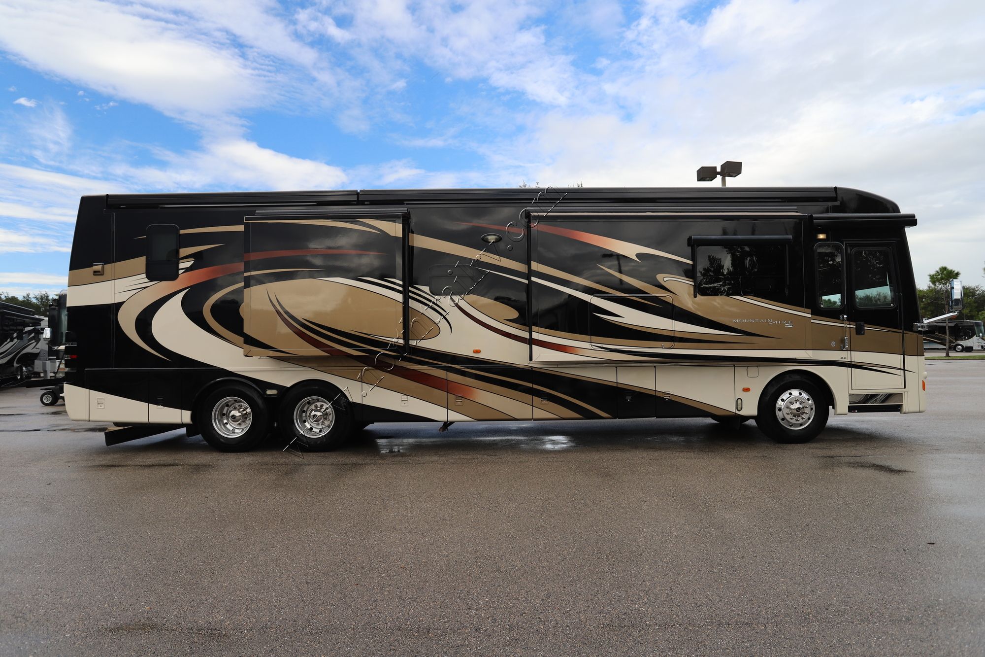 Used 2013 Newmar Mountain Aire 4344 Class A  For Sale