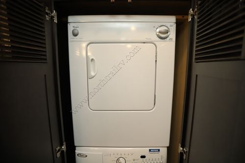 2017 Newmar Mountain Aire 4553