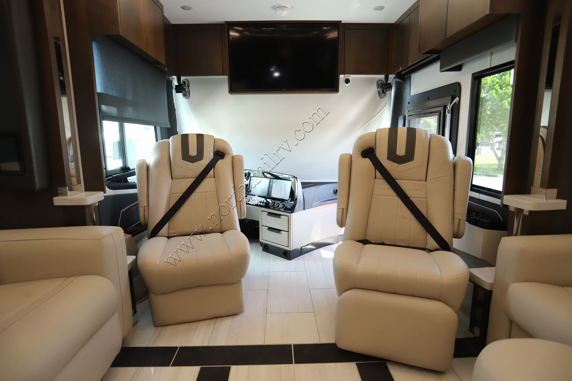 New 2026 Tiffin Motor Homes Zephyr 45PZ Class A  For Sale