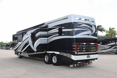 2014 Newmar Mountain Aire 4369