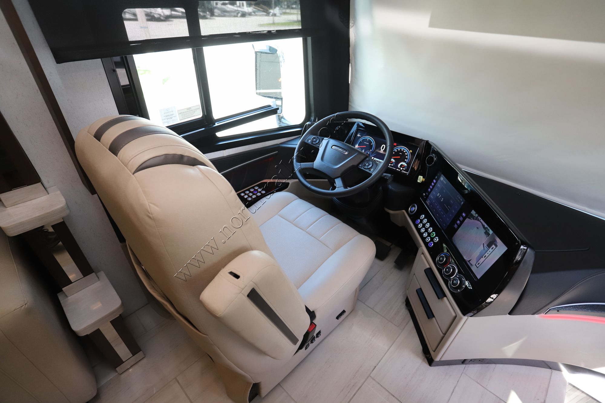 New 2026 Tiffin Motor Homes Zephyr 45PZ Class A  For Sale