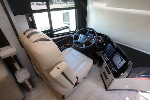 2026 Tiffin Motor Homes Zephyr 45PZ