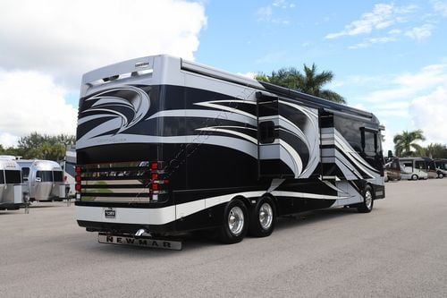 2014 Newmar Mountain Aire 4369