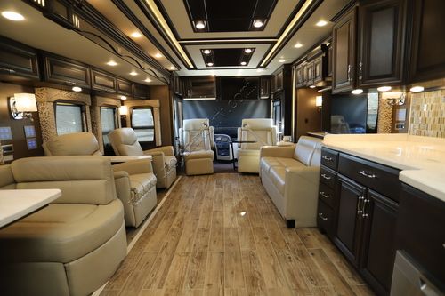 2017 Newmar Mountain Aire 4553