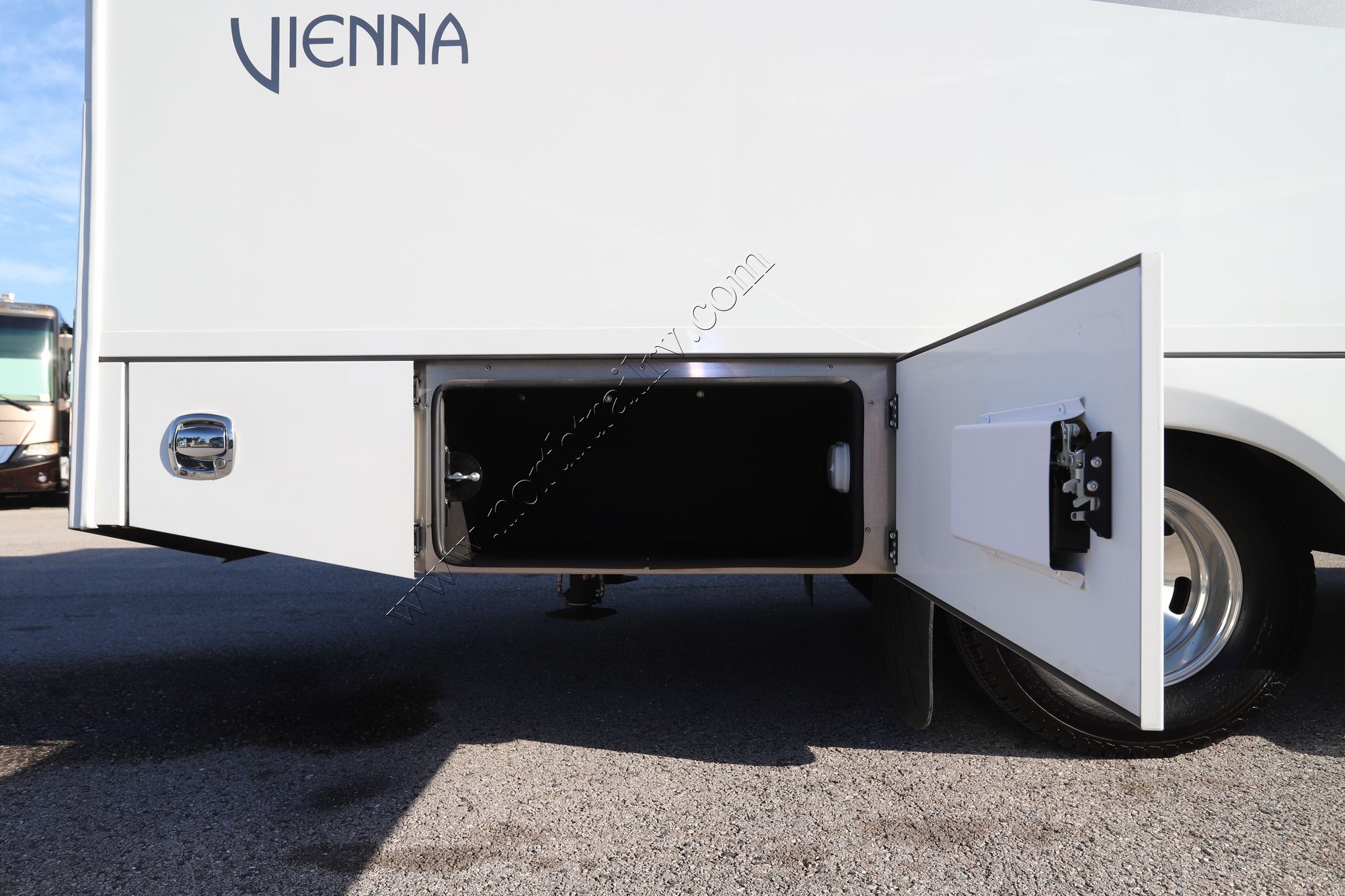 Used 2023 Renegade Rv Vienna 25 VTBN Class C  For Sale