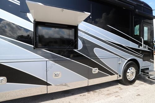 2026 Tiffin Motor Homes Zephyr 45PZ