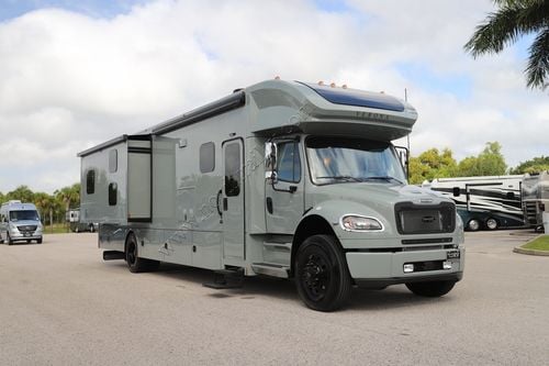 2026 Renegade Rv Verona 40VBH