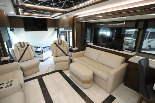 2026 Tiffin Motor Homes Zephyr 45PZ