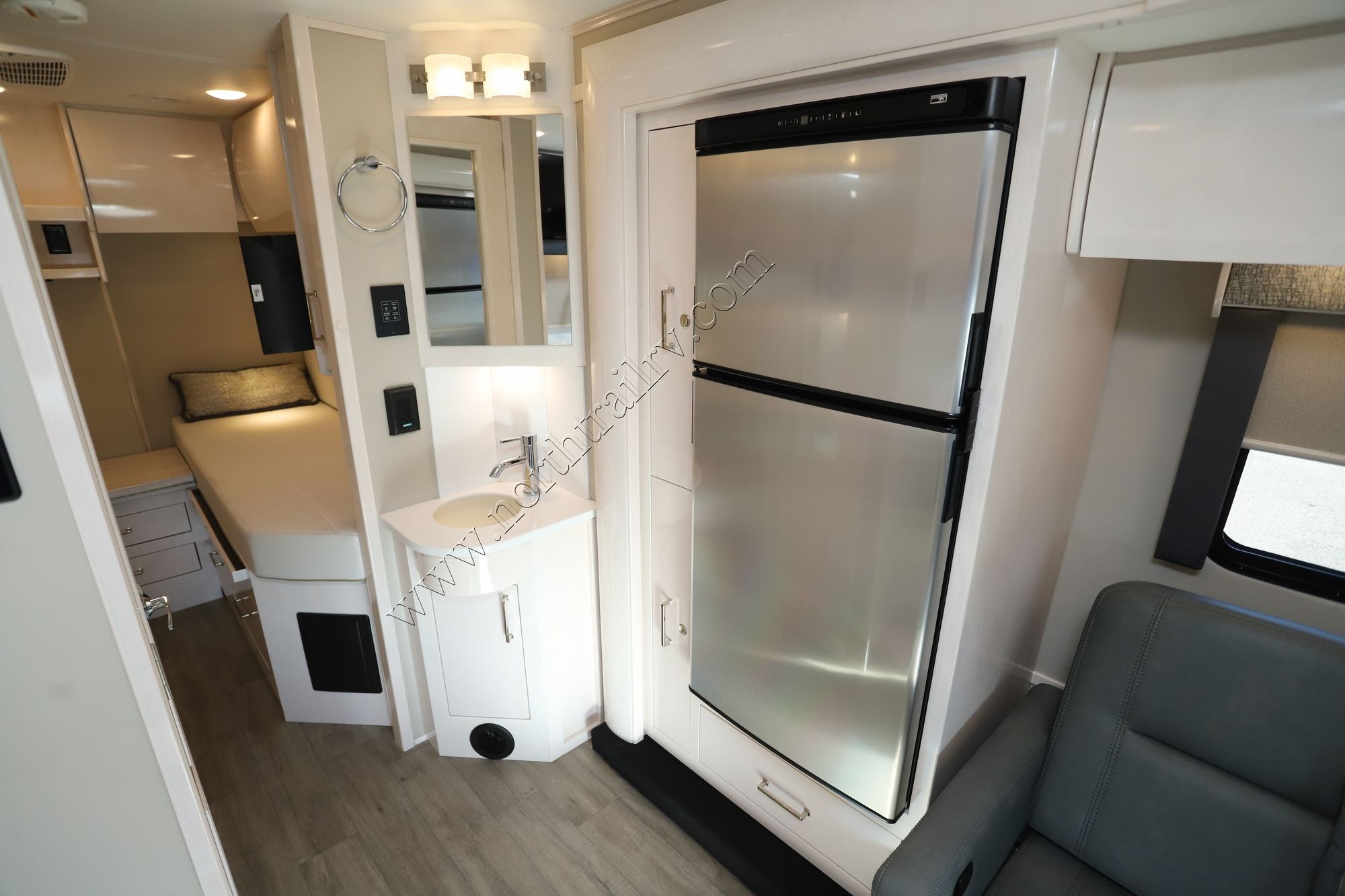 Used 2023 Renegade Rv Vienna 25 VTBN Class C  For Sale