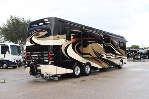 2013 Newmar Mountain Aire 4344