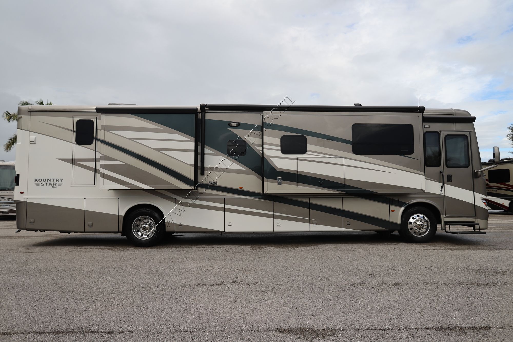 Used 2024 Newmar Kountry Star 4070 Class A  For Sale