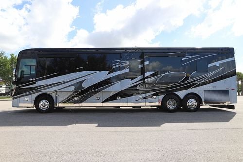 2026 Tiffin Motor Homes Zephyr 45PZ