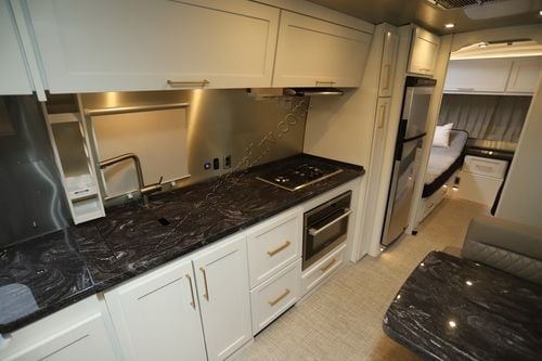 2025 Airstream Classic 33FB