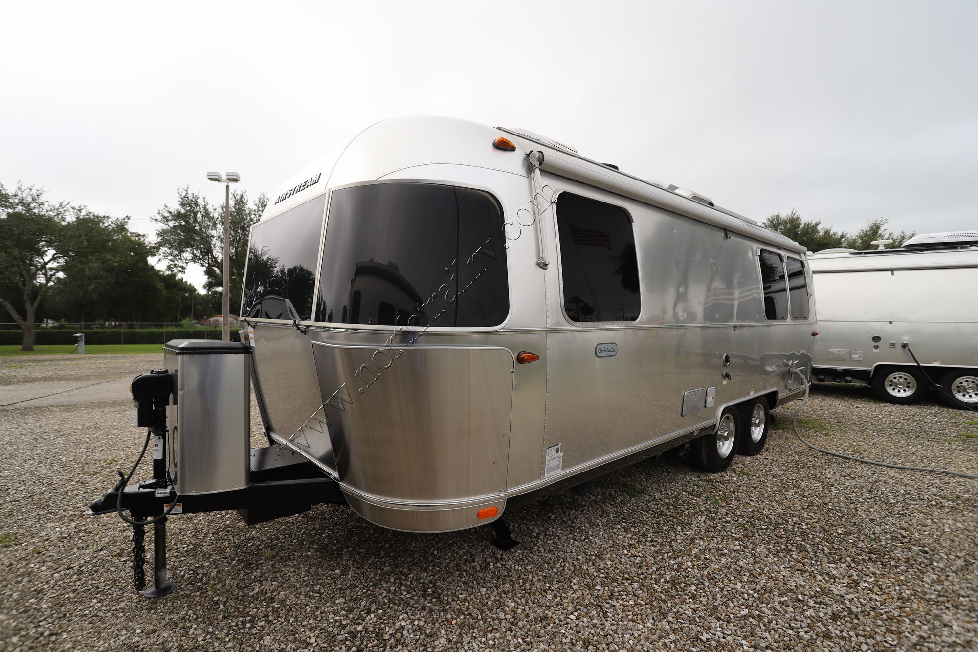 Used 2021 Airstream Globetrotter 25FB Travel Trailer  For Sale