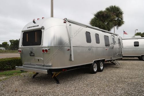 2025 Airstream Classic 33FB
