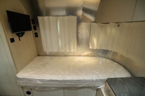 2026 Airstream Flying Cloud 23FB Travel Trailer