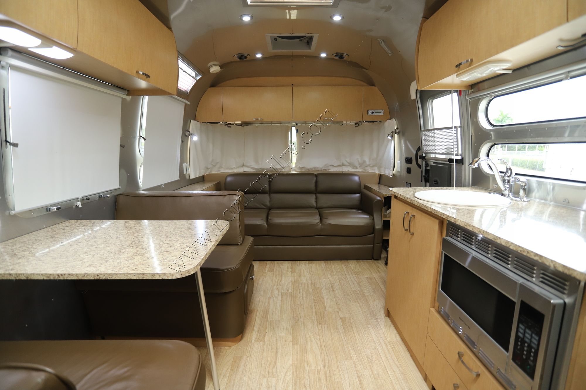 Used 2016 Airstream Flying Cloud FLYING CLOUD 30 Travel Trailer  For Sale