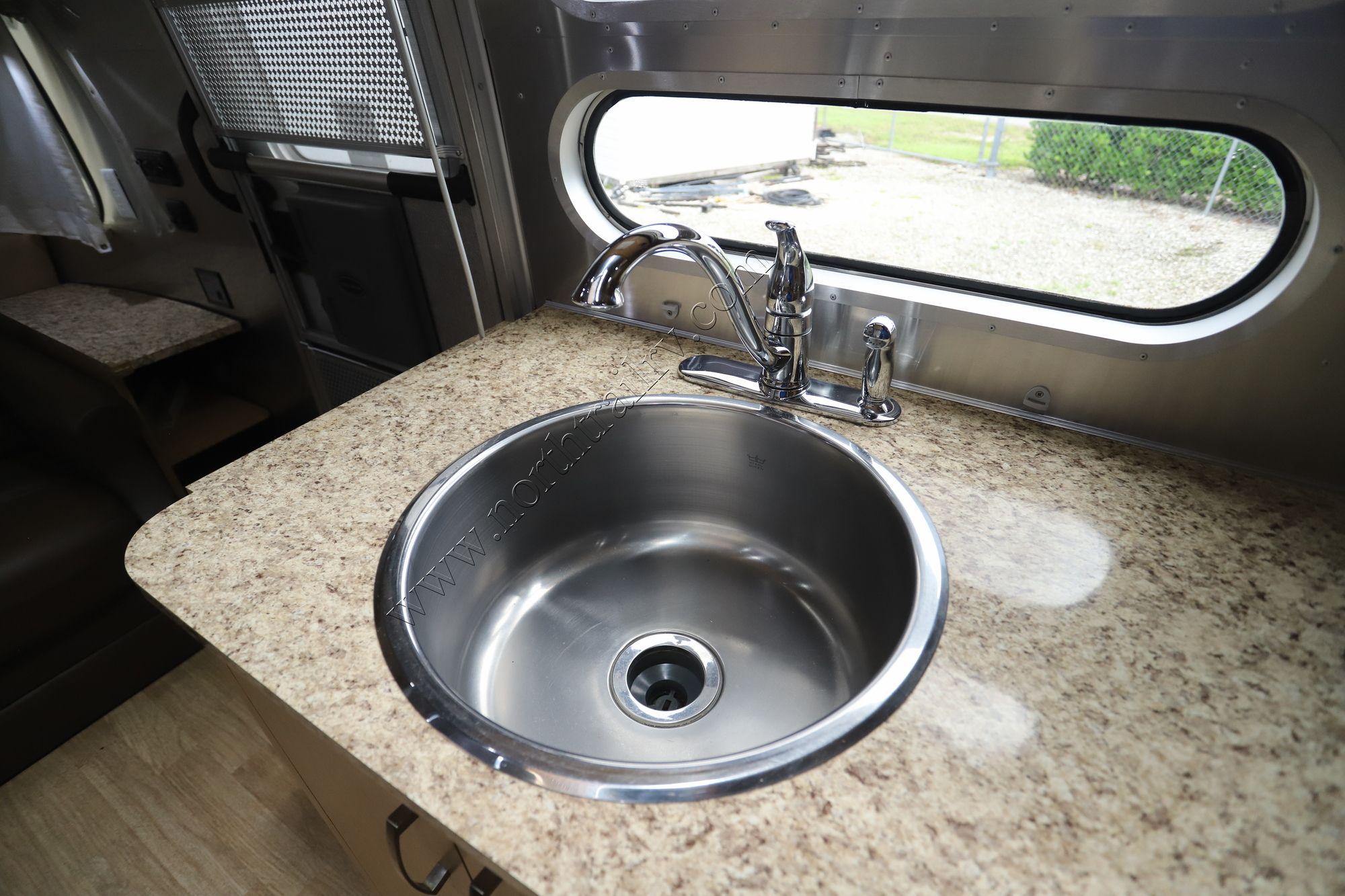 Used 2016 Airstream Flying Cloud FLYING CLOUD 30 Travel Trailer  For Sale