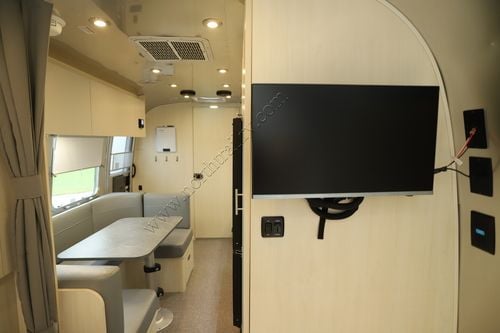 2026 Airstream Flying Cloud 23FB Travel Trailer