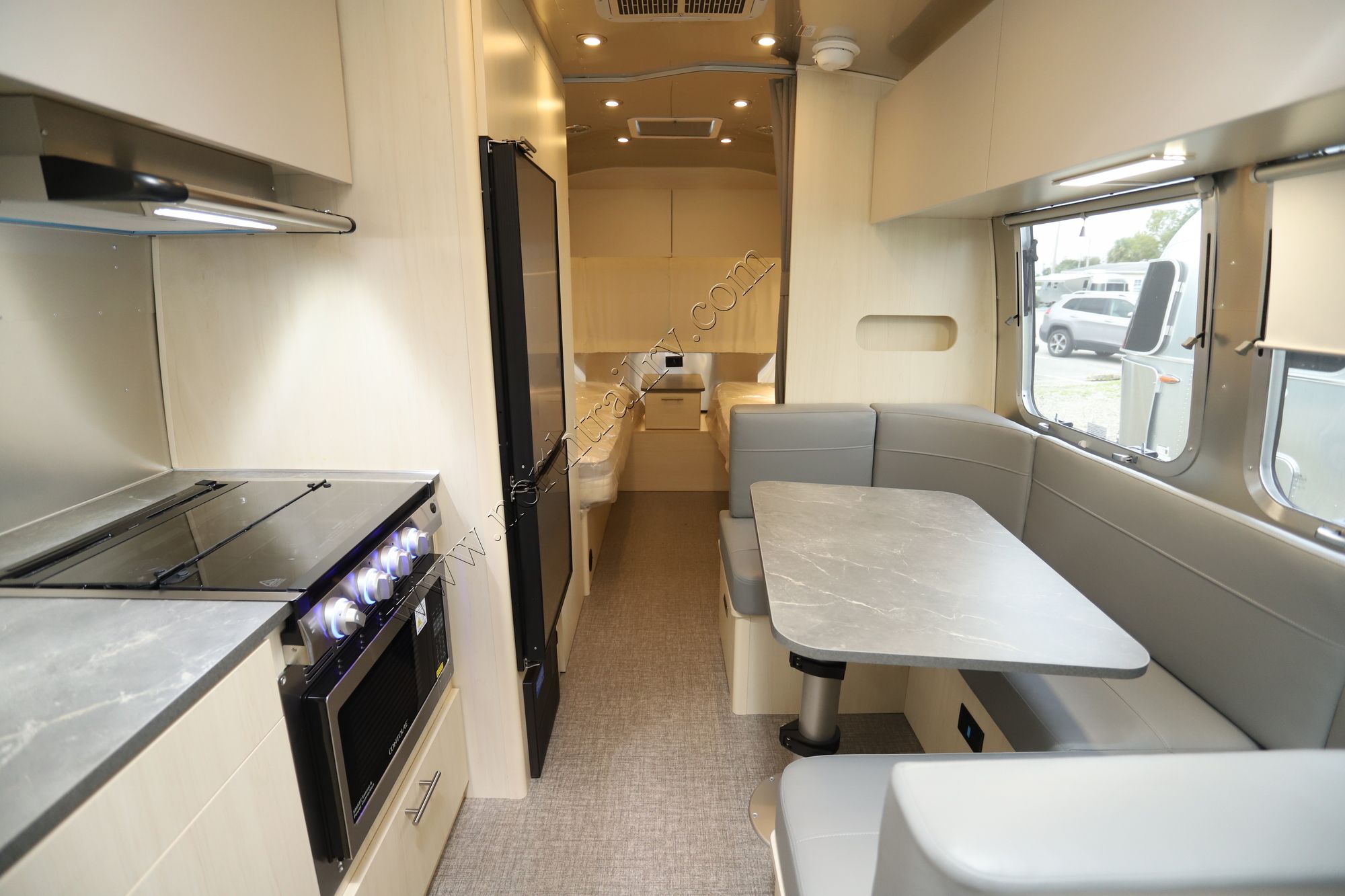 New 2026 Airstream Flying Cloud 23FB Travel Trailer  For Sale