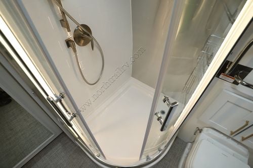 2025 Airstream Classic 33FB