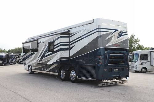2026 Newmar Mountain Aire 4118 Class A