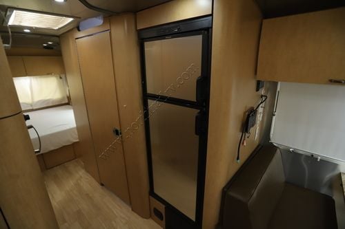 2016 Airstream Flying Cloud FLYING CLOUD 30