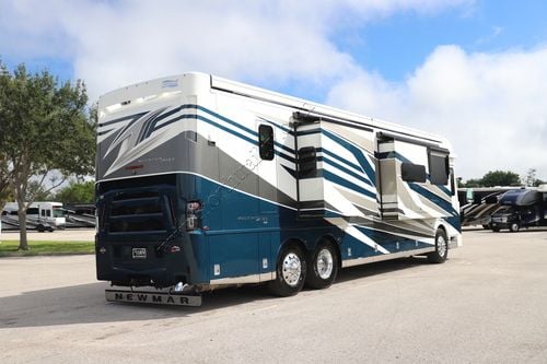 2026 Newmar Mountain Aire 4118 Class A