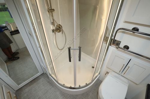 2025 Airstream Classic 33FB