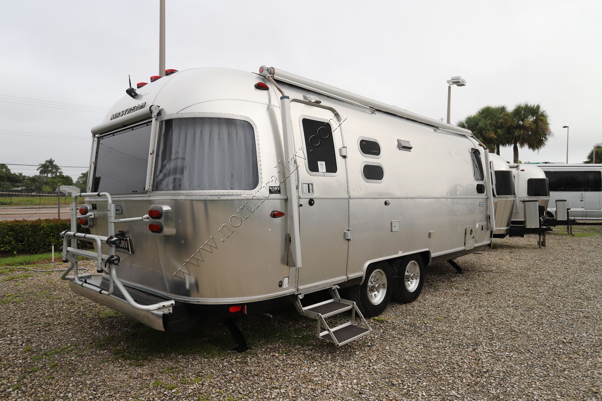 Used 2021 Airstream Globetrotter 25FB Travel Trailer  For Sale