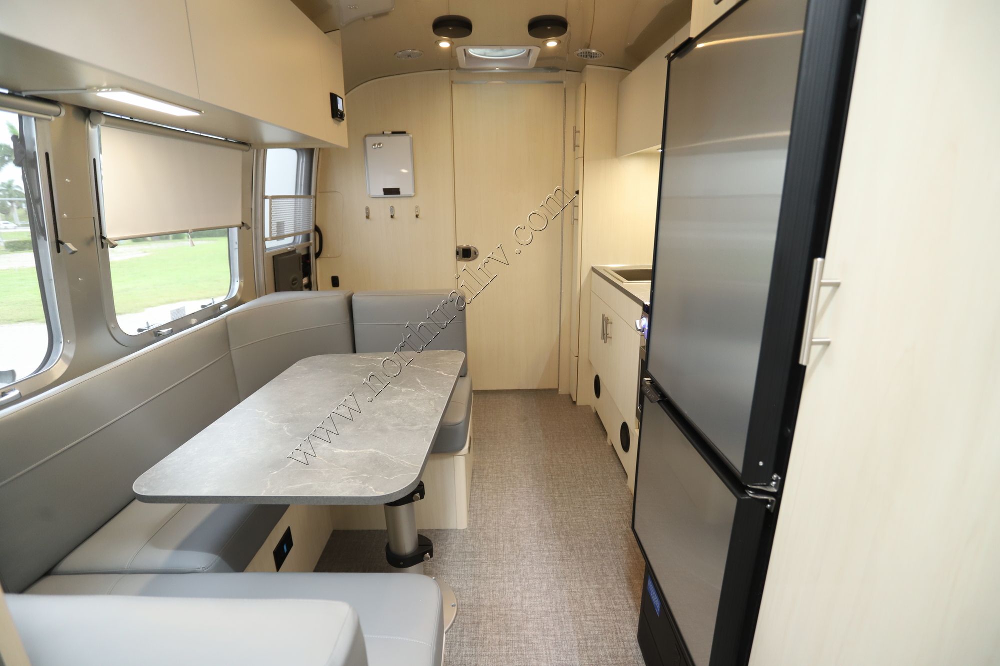 New 2026 Airstream Flying Cloud 23FB Travel Trailer  For Sale