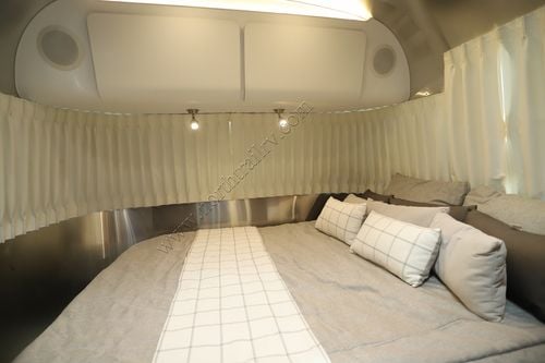 2021 Airstream Globetrotter 25FB
