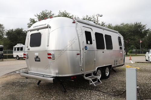 2026 Airstream Flying Cloud 23FB Travel Trailer