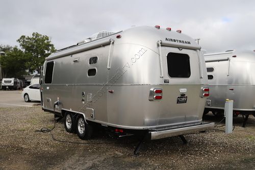 2026 Airstream Flying Cloud 23FB Travel Trailer
