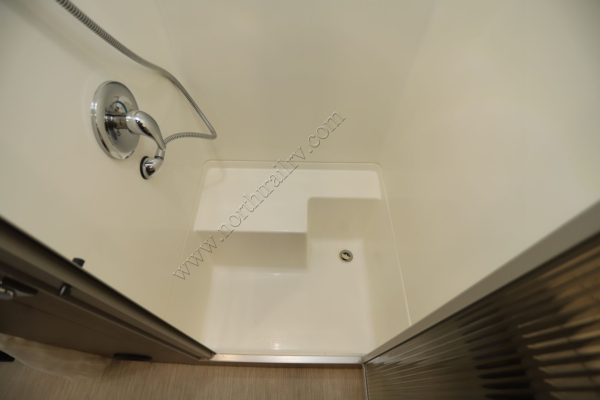 Used 2021 Airstream Globetrotter 25FB Travel Trailer  For Sale