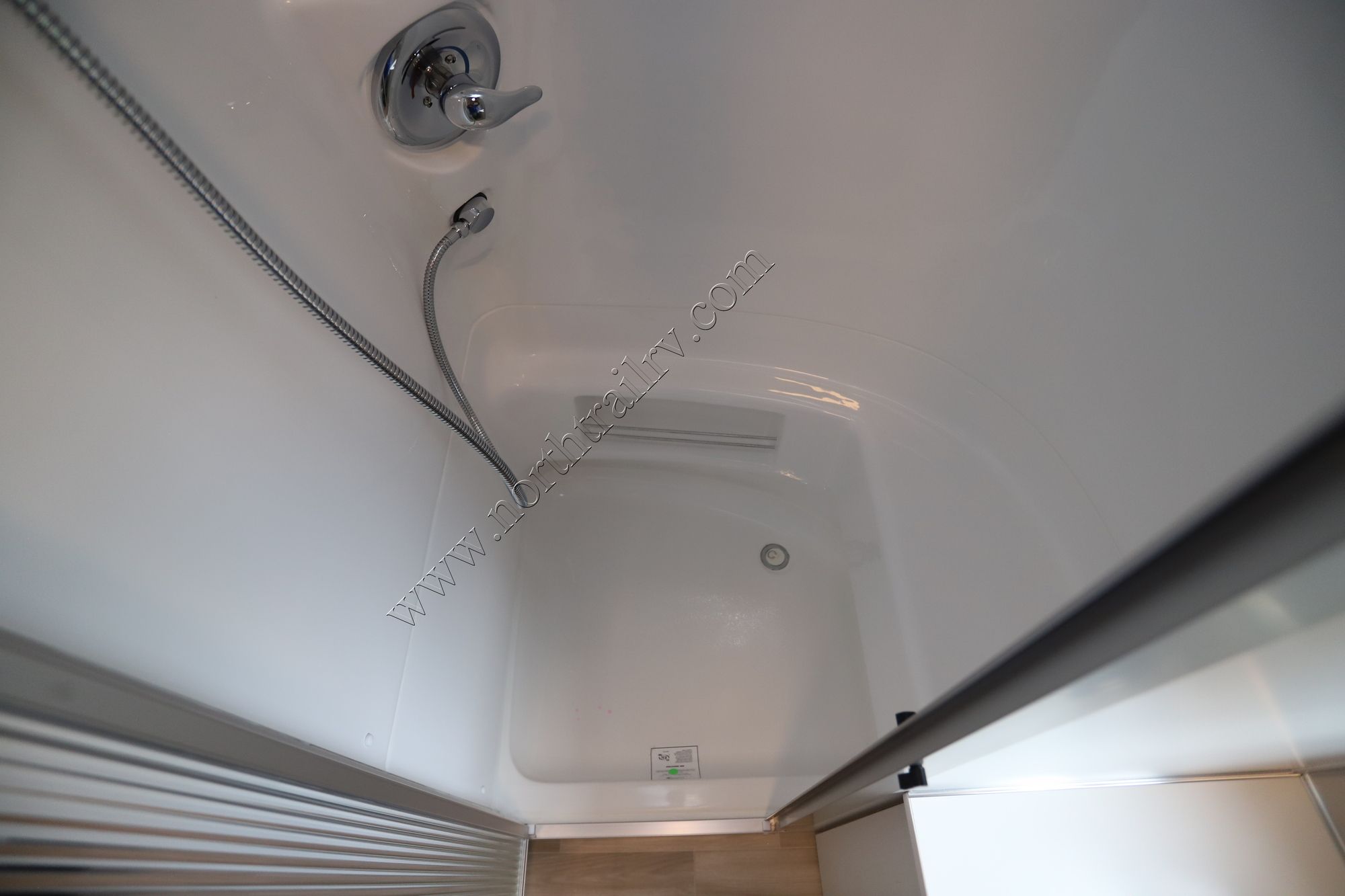 New 2026 Airstream Bambi 22FB Travel Trailer  For Sale