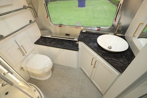 2025 Airstream Classic 33FB